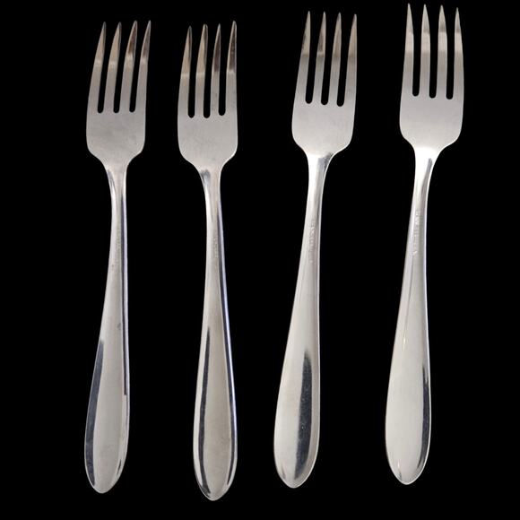 Set of 4 Stainless Steel Dinner Forks – Made in USA – Shell Fan Pattern - Picture 2 of 3